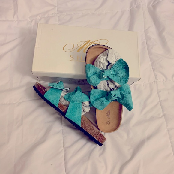 Mata Shoes Shoes - NWT Size 7.5 Teal bow sandals